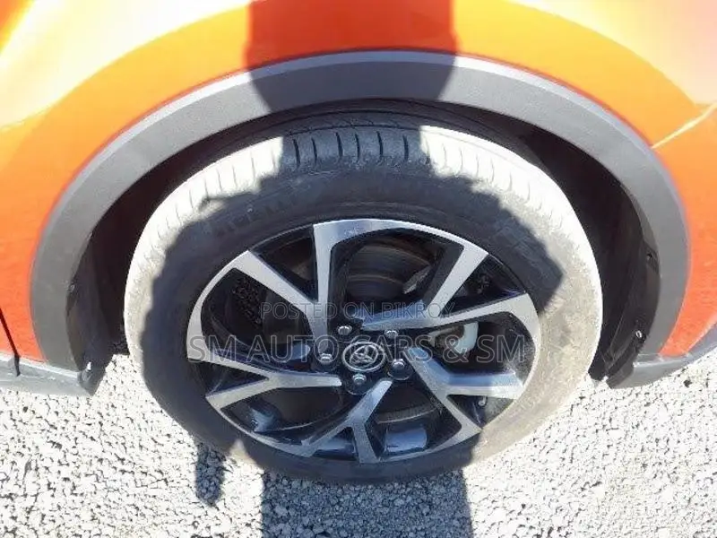 Toyota C-HR G Orange 2 Tone 2020
