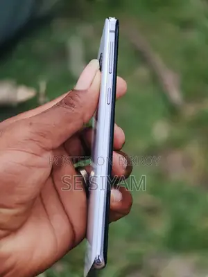 Samsung Galaxy S10 (Used)