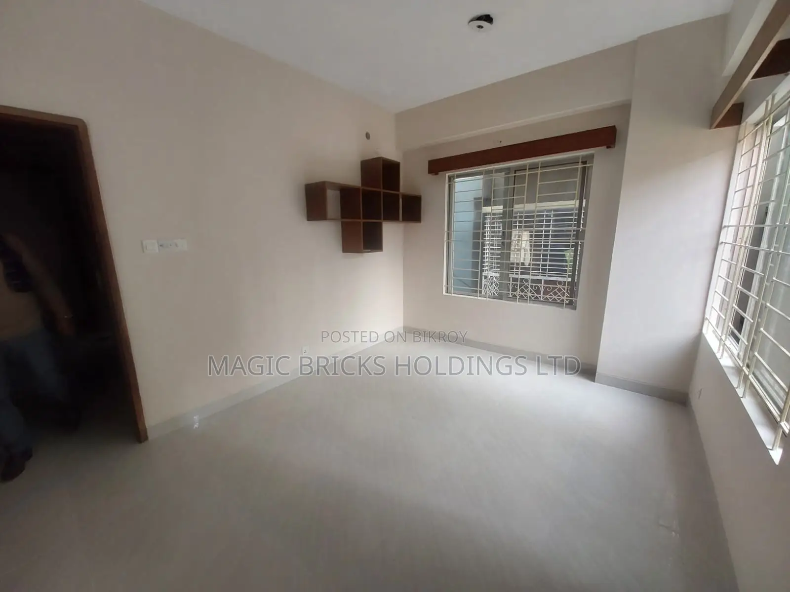 1360 sqft Interior-Designed Flat for Sale in Mohammadi Housing Society