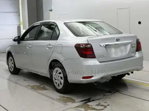 Toyota Axio HYBRID EX 2021