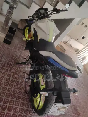 Suzuki Gixxer . 2017
