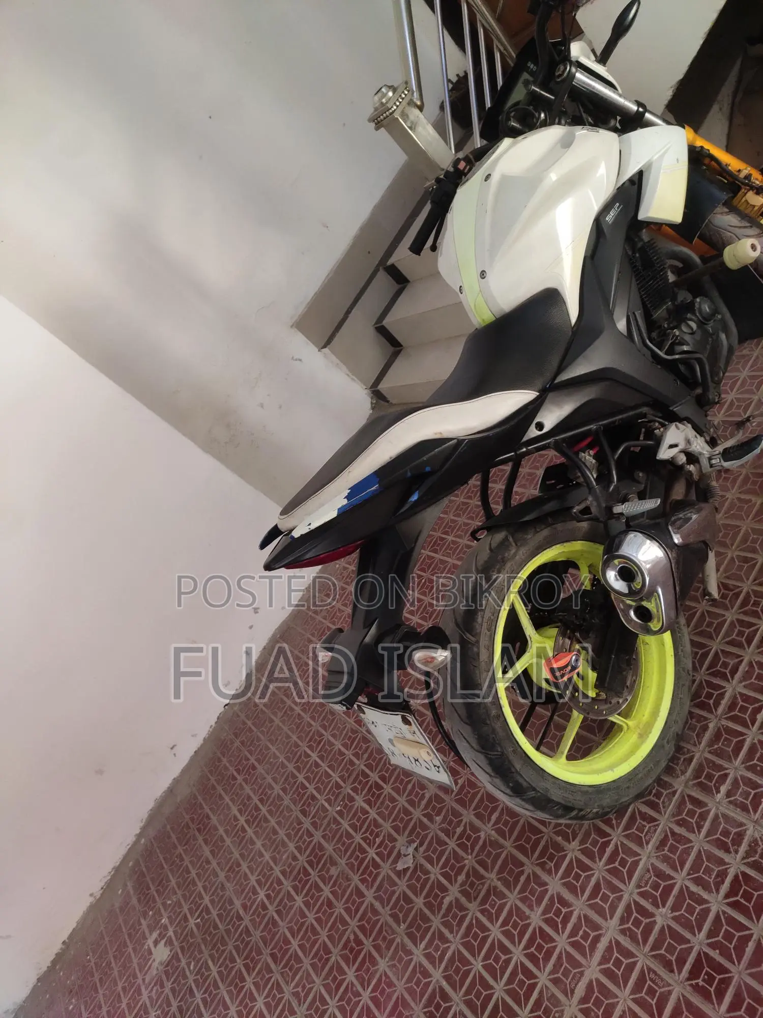 Suzuki Gixxer . 2017