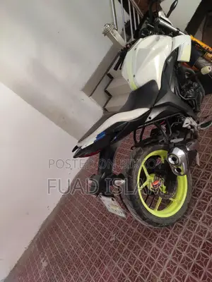 Suzuki Gixxer . 2017