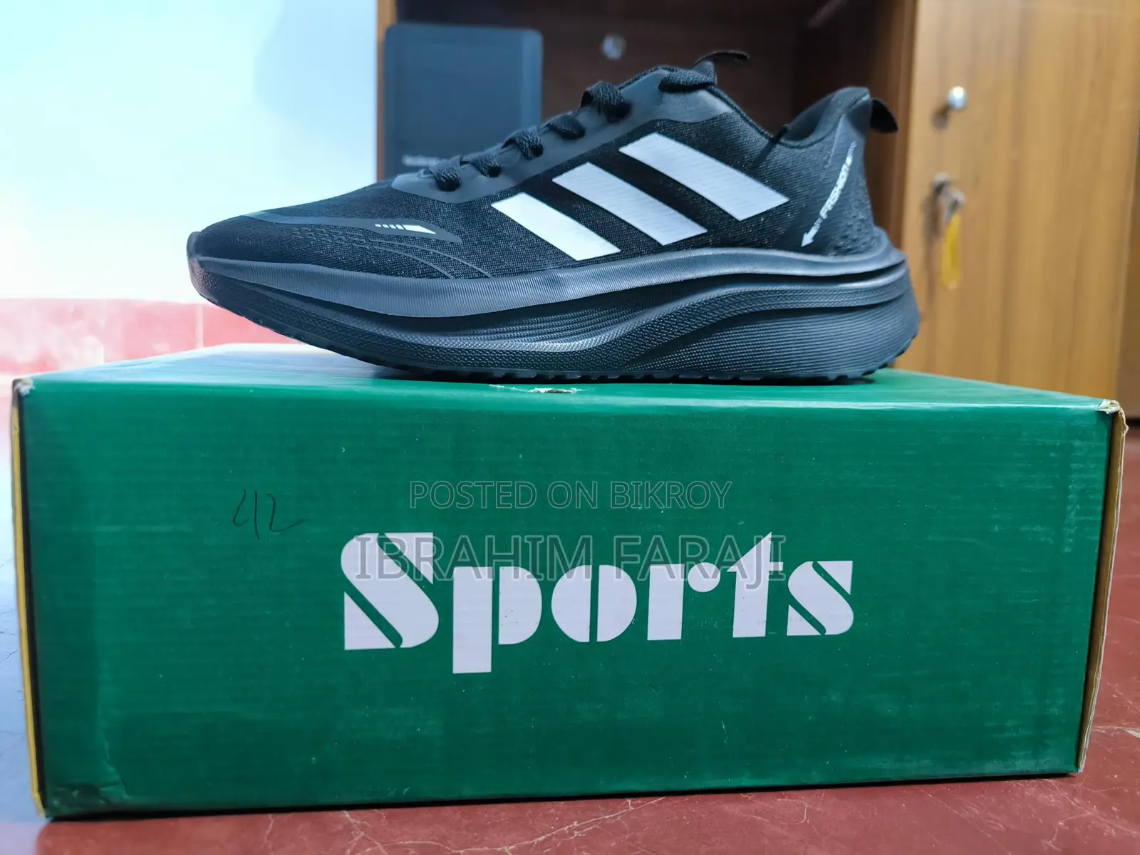 Sports Shoes