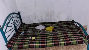 Single Bed.