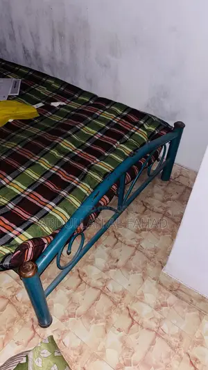 Single Bed.