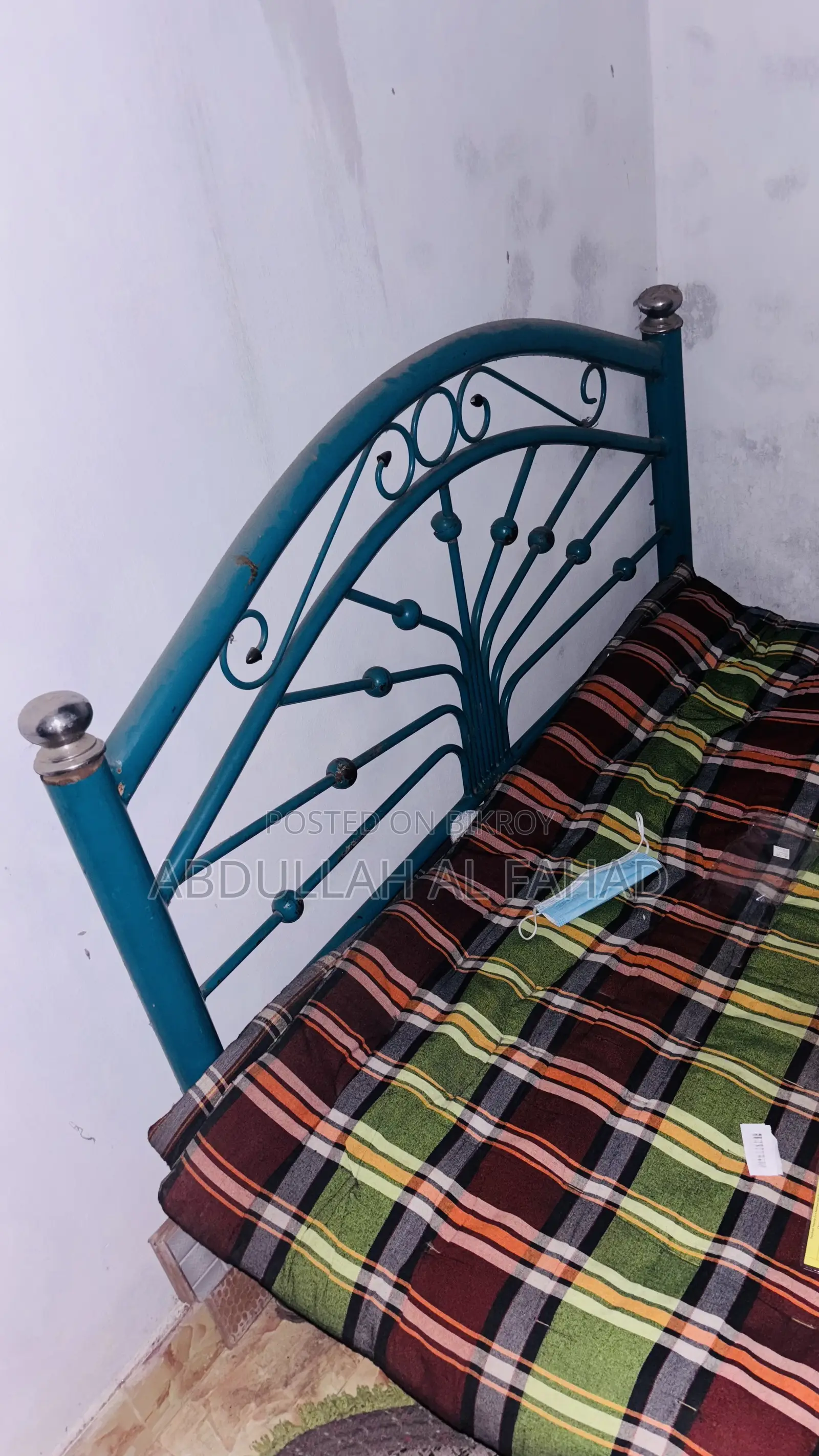 Single Bed.
