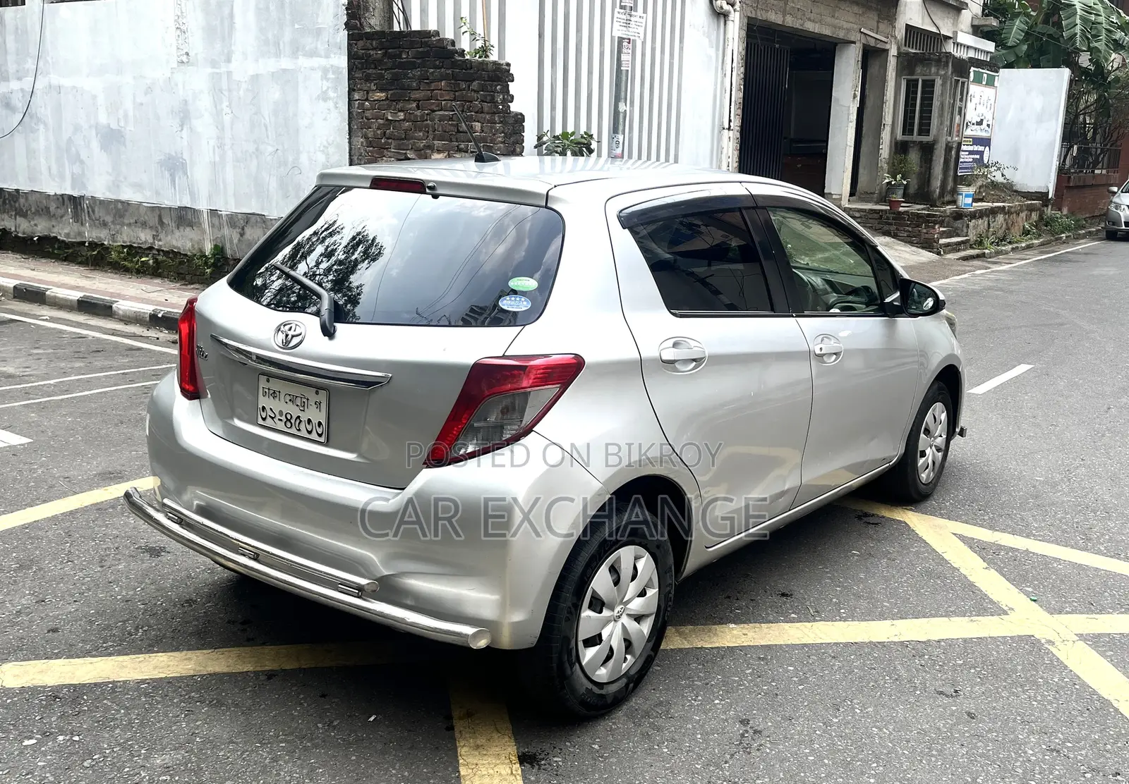 Toyota Vitz 1.3 FWD 5dr 2012 Silver