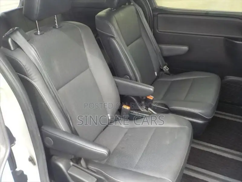 Toyota Esquire GI HYB 4POINT 2021