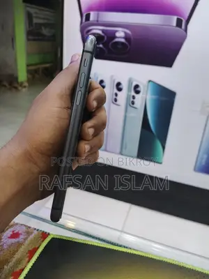 Apple iPhone 11 new market (Used)
