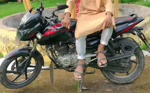 Bajaj Pulsar 150 . 2014