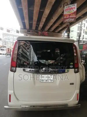 Toyota Noah X hybrid 2014