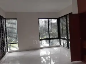 গুলশান-২ নর্থ-এ জিম, সুইমিং পুল ও লেক ভিউসহ ৪৫০০ বর্গফুটের ৪ বেডরুমের ফ্ল্যাট ভাড়া