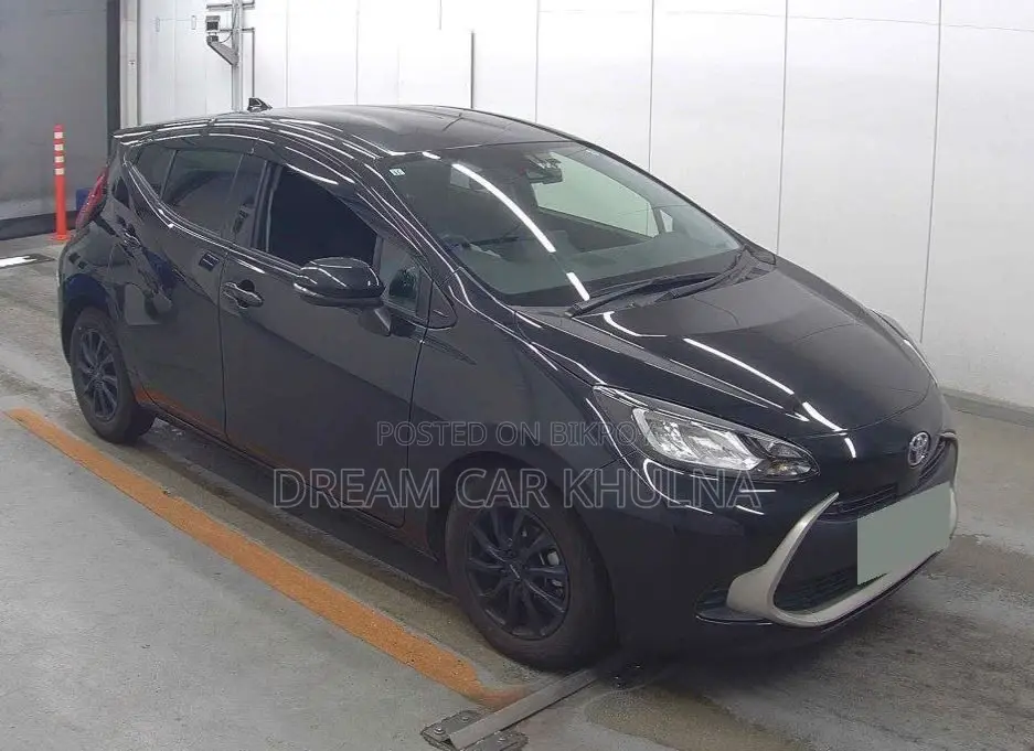 Toyota Aqua G 360 cam black 2021