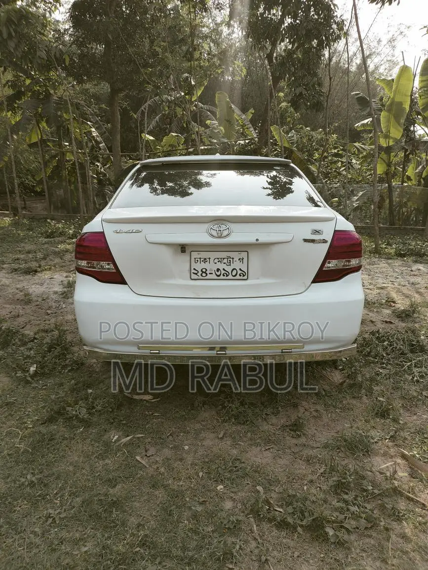 Toyota Axio 2011