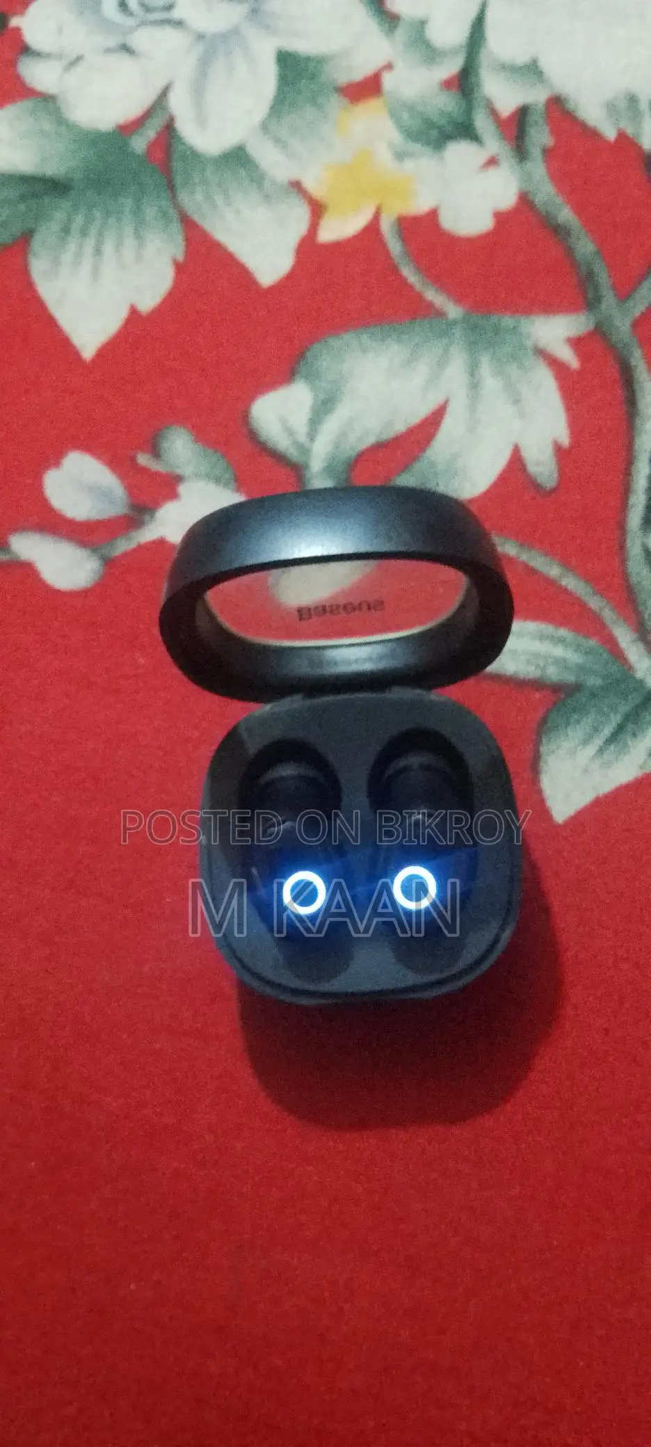 Earbuds