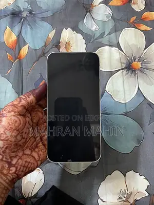 Apple iPhone 13 (Used)