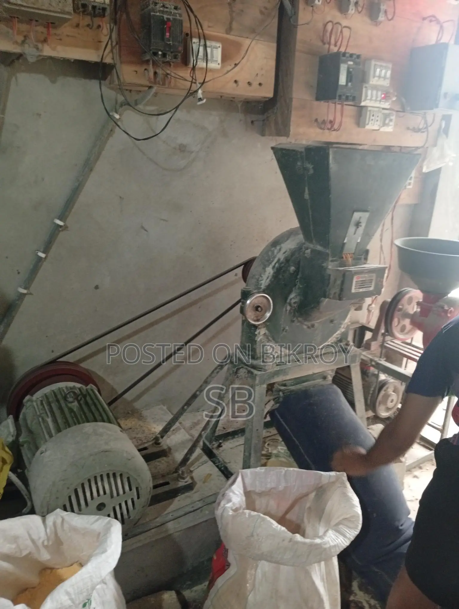 Rice Milling Machine with 20HP Motor and 37-Huller