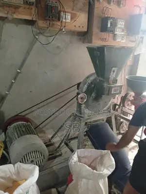 Rice Milling Machine with 20HP Motor and 37-Huller