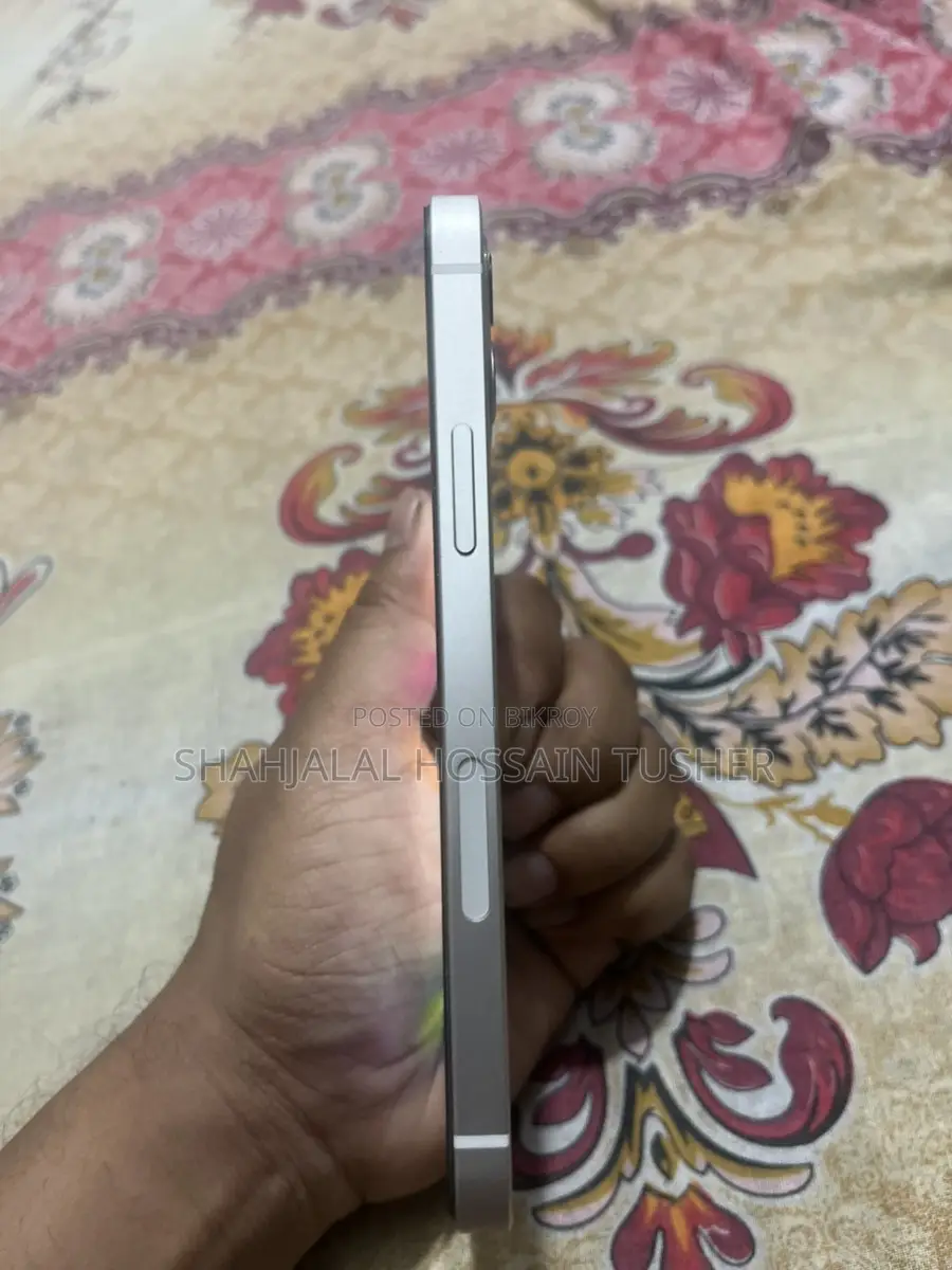 Apple iPhone 12 (Used)
