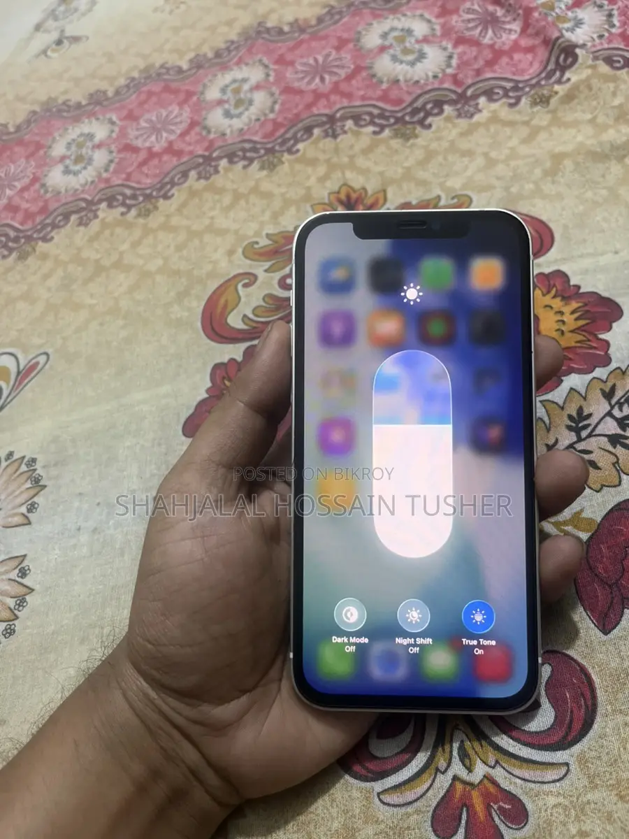 Apple iPhone 12 (Used)
