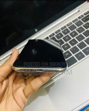 Apple iPhone XS (Used)