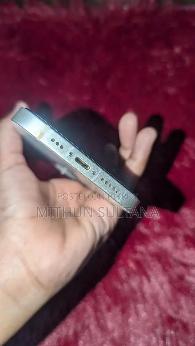 Apple iPhone 13 (Used)