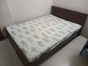 Delta Furniture-এর একটা খাট বিক্রি করা হবে