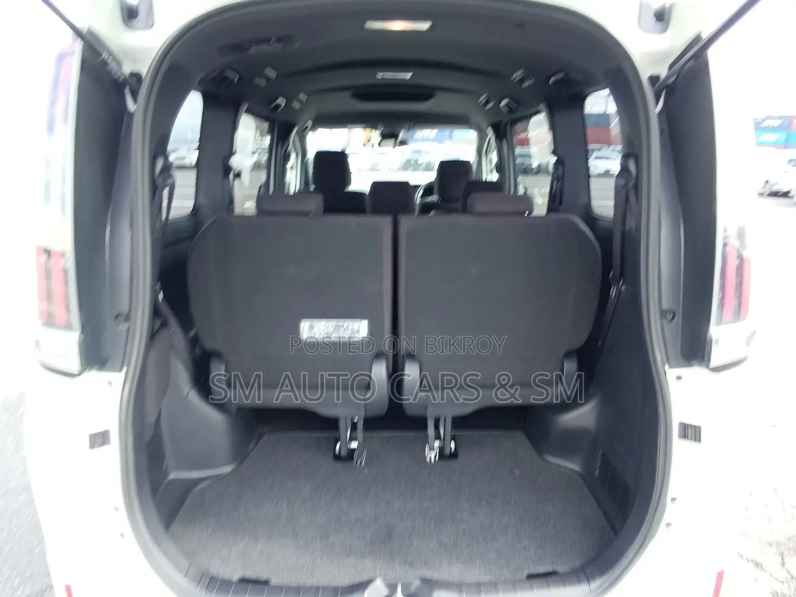 Toyota Esquire Non Hybrid Xi Pearl 2020
