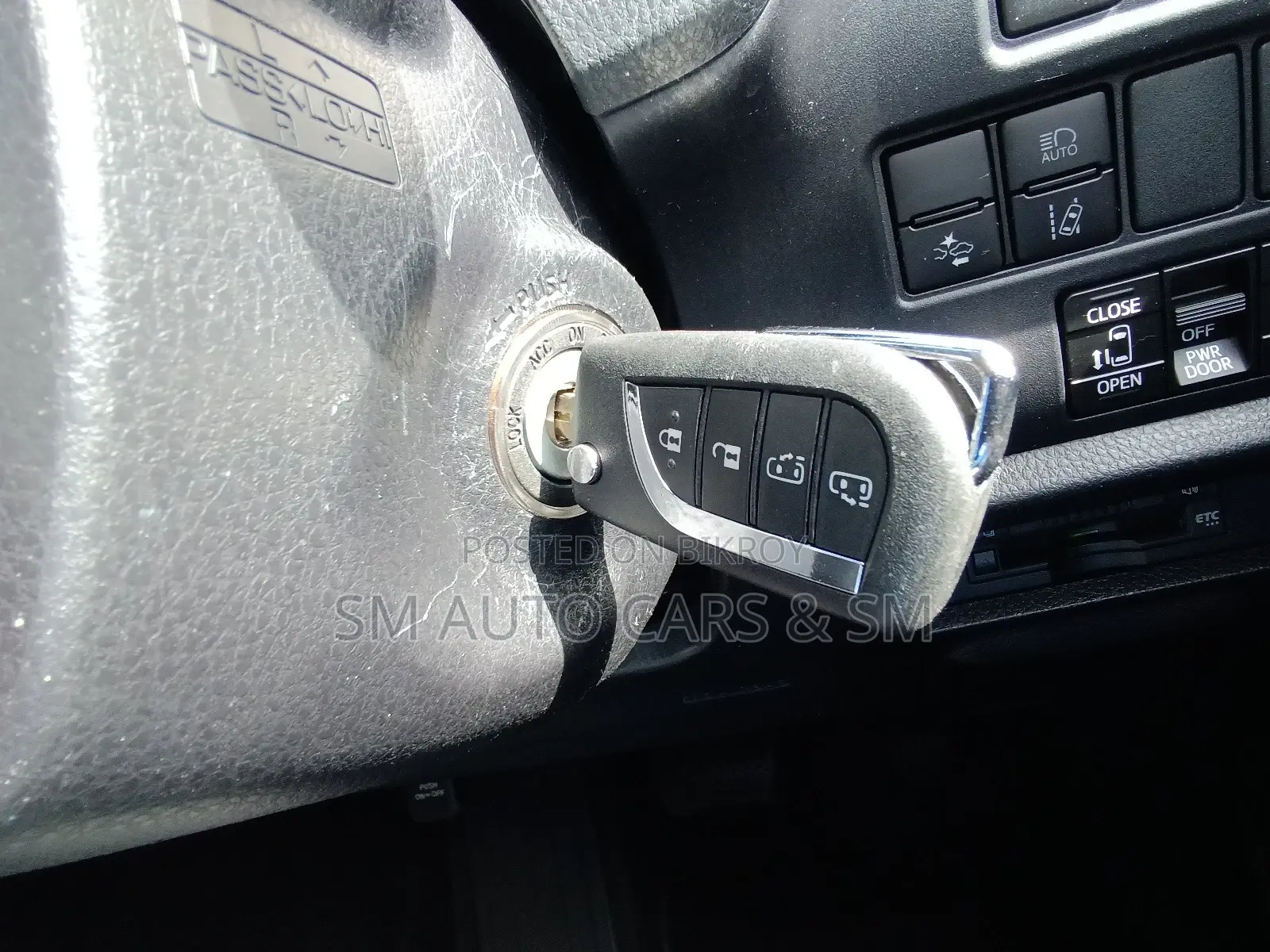 Toyota Esquire Non Hybrid Xi Pearl 2020