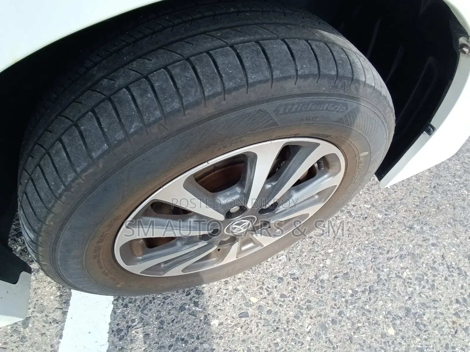 Toyota Esquire Non Hybrid Xi Pearl 2020