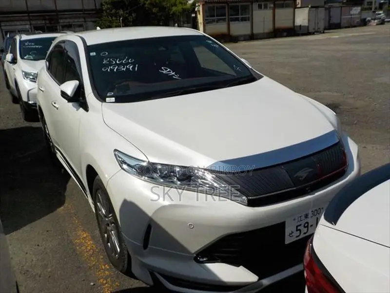 Toyota Harrier Progress Pack. 2020
