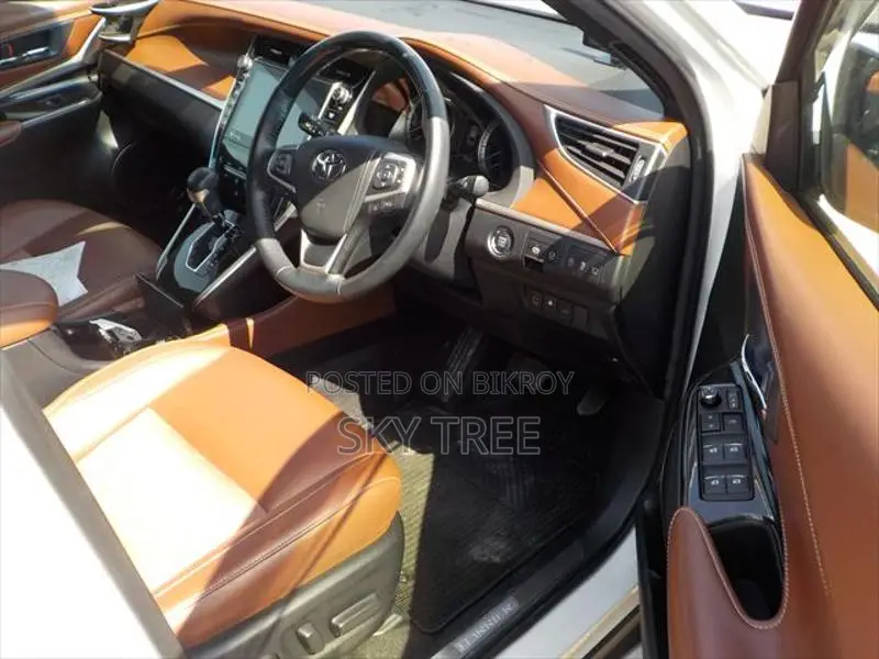Toyota Harrier Progress Pack. 2020