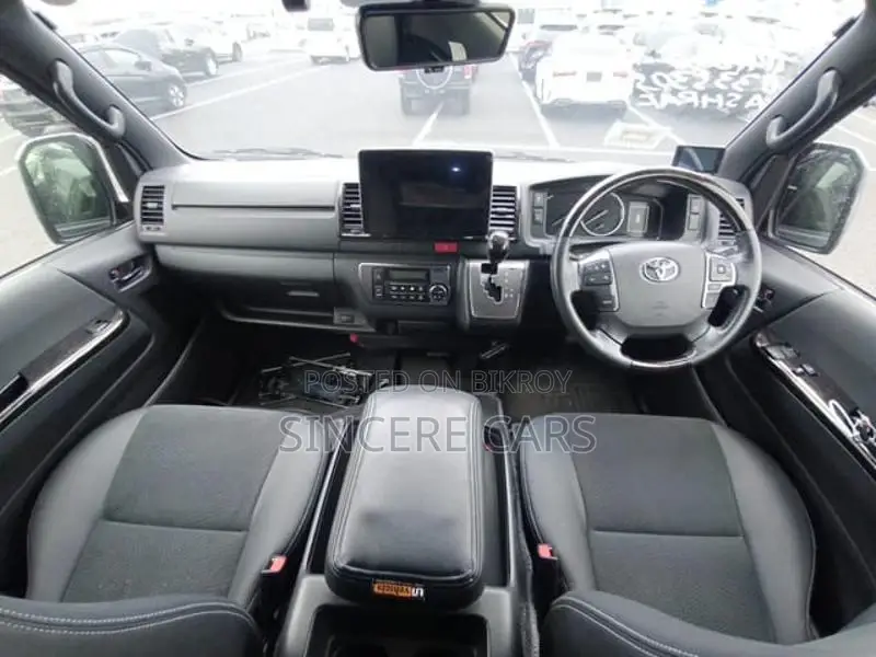 Toyota Hiace SUPER GL DARK PRIME 2021