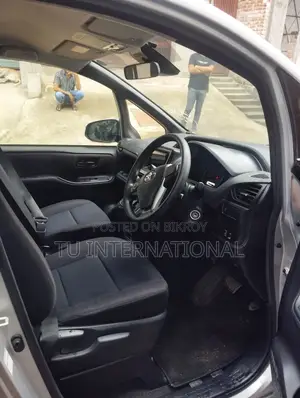 Toyota Noah Non-Hybrid Package 2021