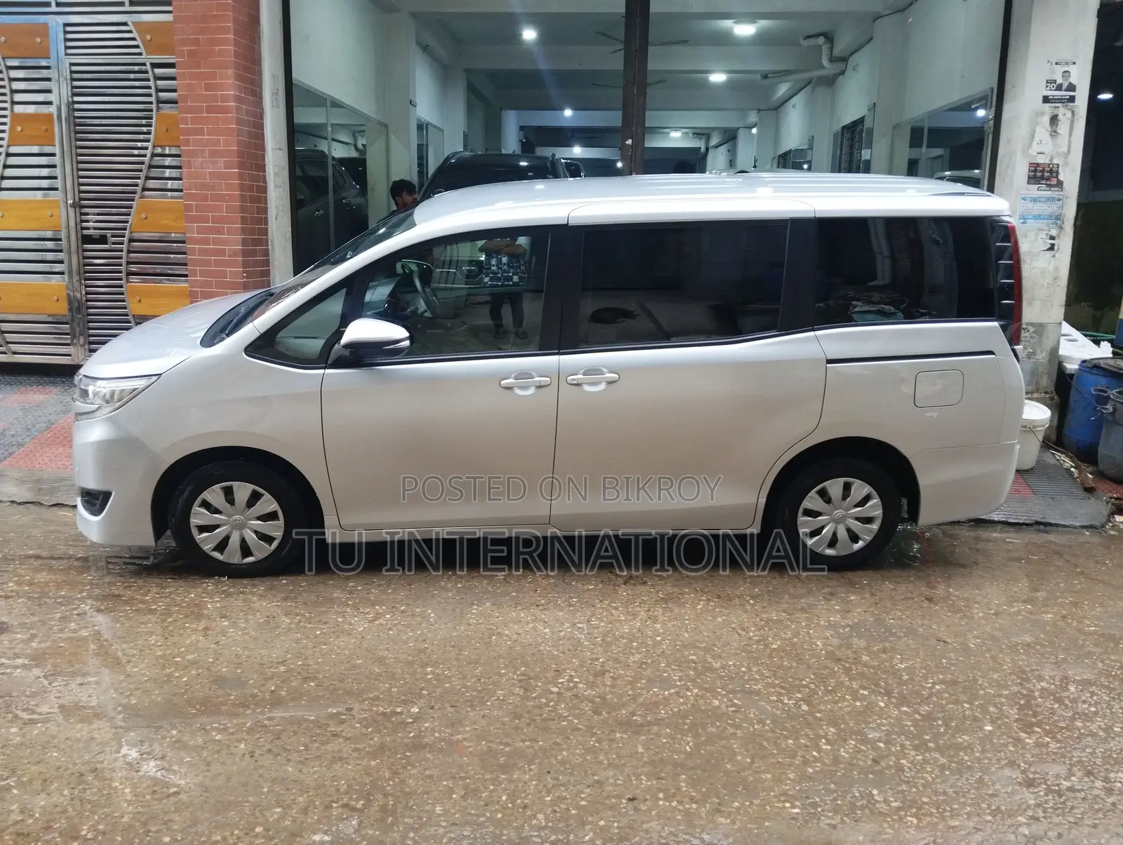 Toyota Noah Non-Hybrid Package 2021