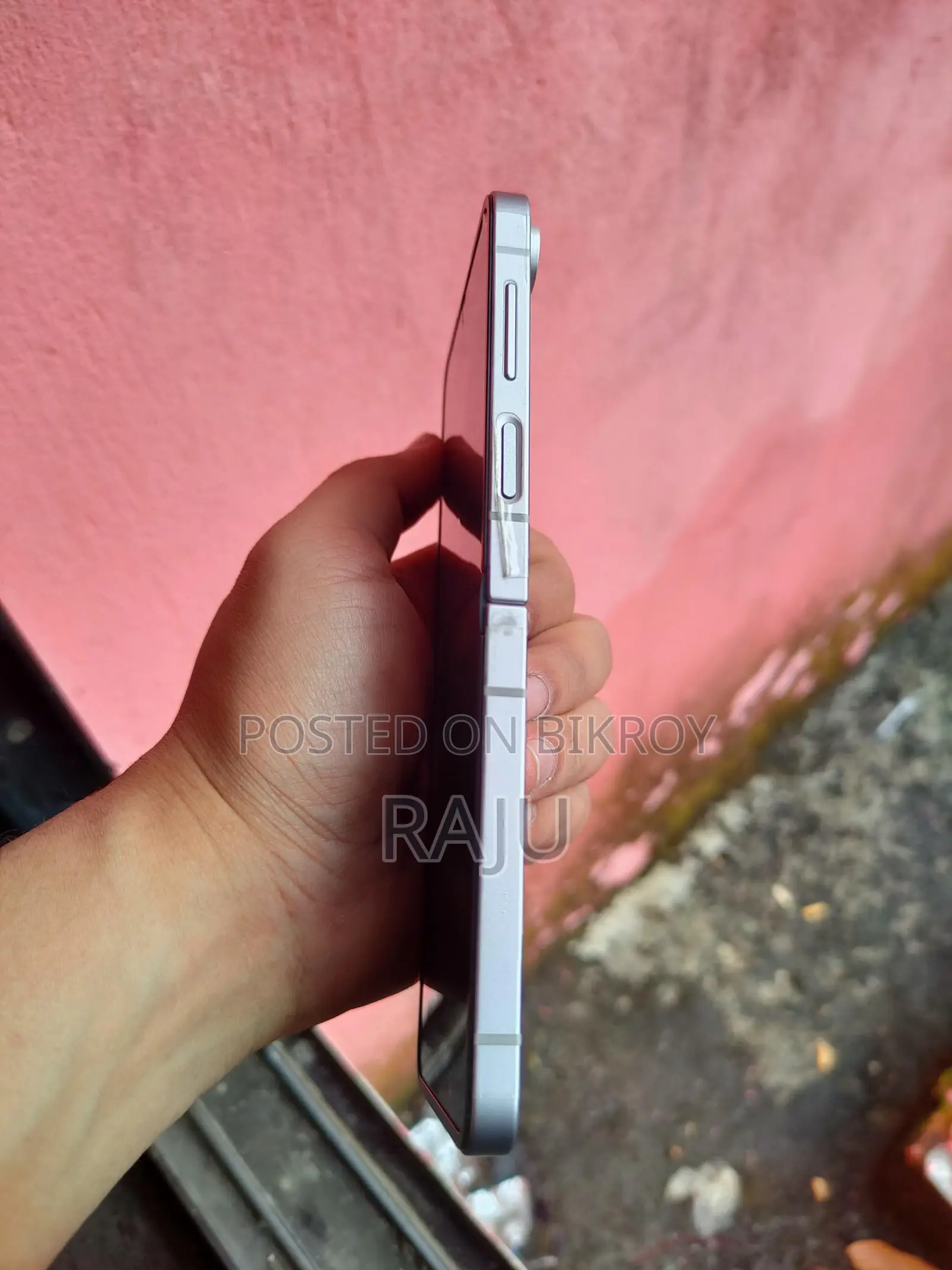 Samsung Galaxy Z Flip 6 (Used)