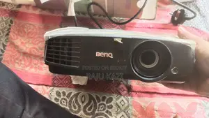 প্রজেক্টর বিক্রয় হইবে