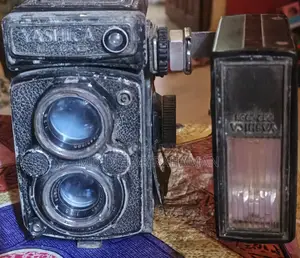 Yashica Mat-124 G TLR Camera