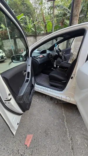 Toyota Vitz পুশ স্টার্ট ২০০৯