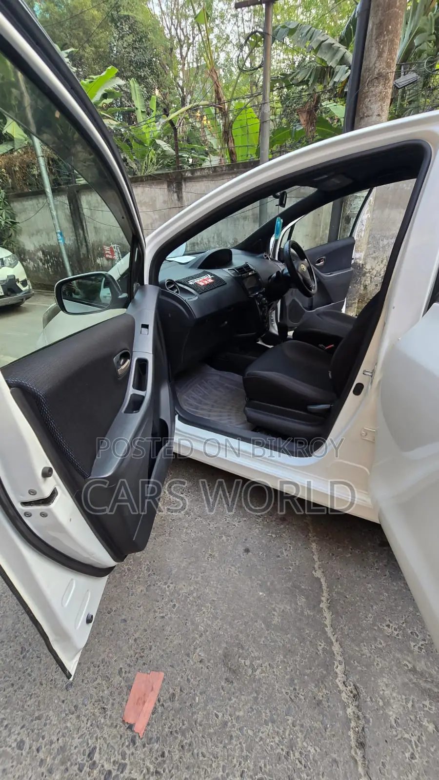 Toyota Vitz পুশ স্টার্ট ২০০৯
