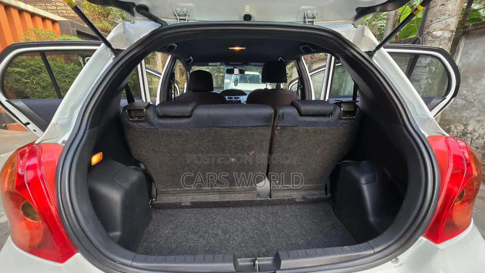 Toyota Vitz পুশ স্টার্ট ২০০৯