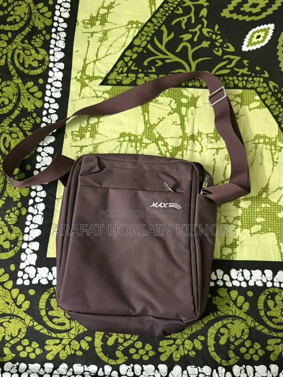 Stylish Crossbody / Shoulder Bag – Good Condition