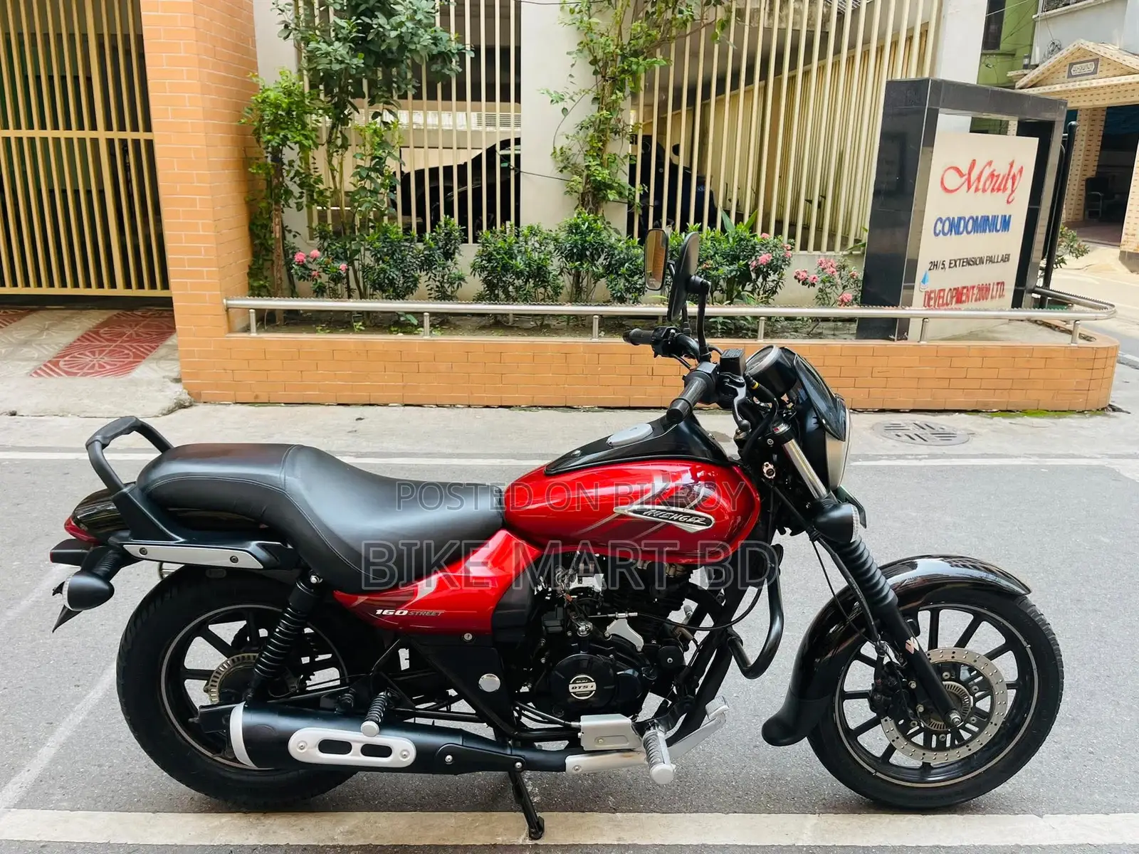 Bajaj Avenger 160 Street 2022 Red