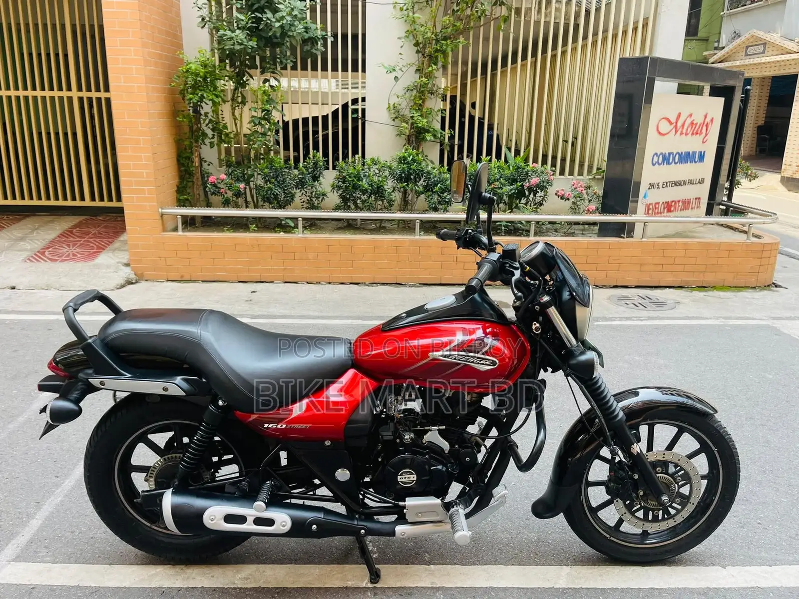 Bajaj Avenger 160 Street 2022 Red