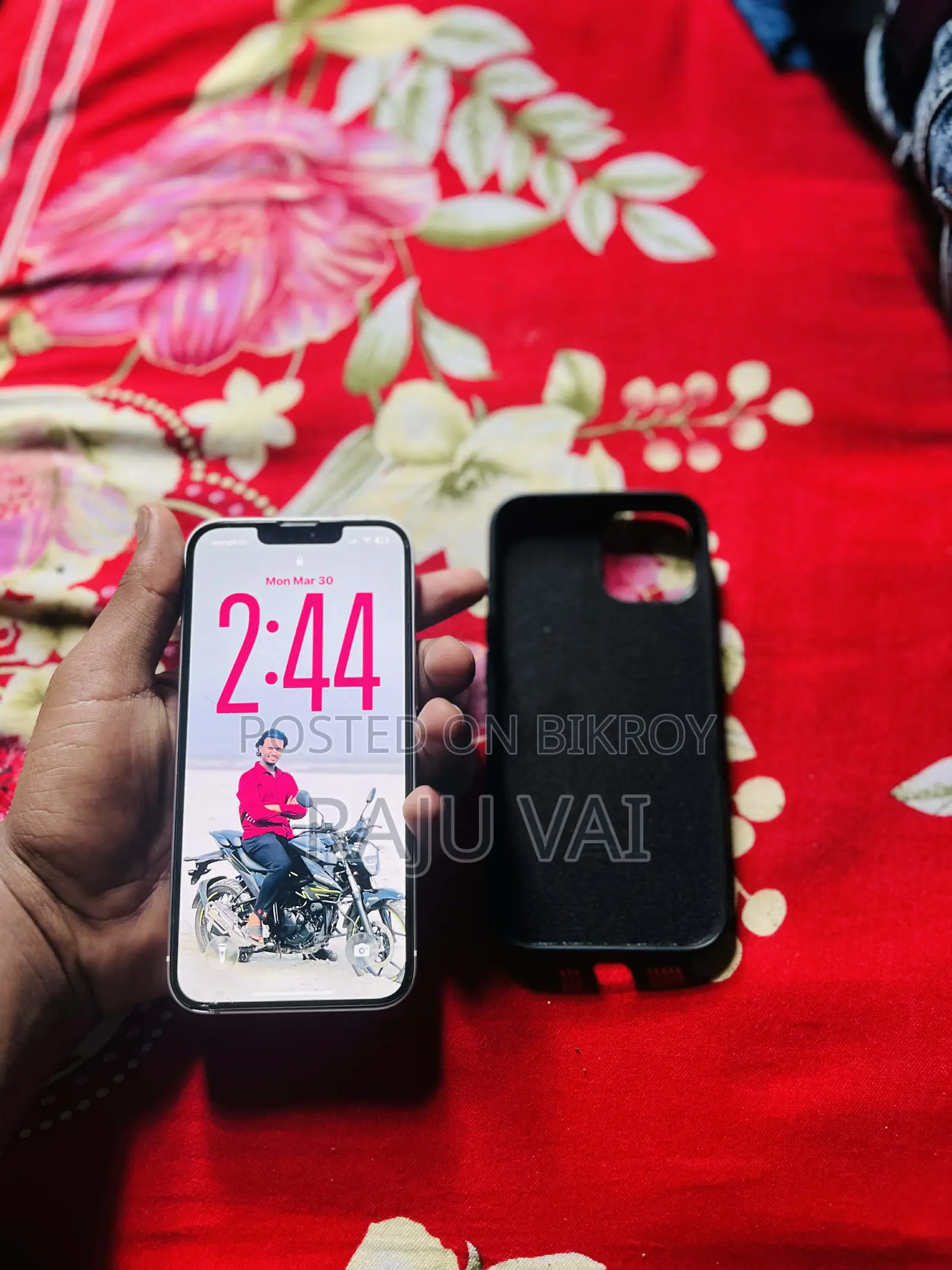 Apple iPhone 13 (Used)
