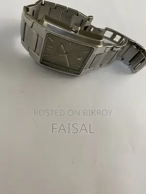 Gucci watch for sell.