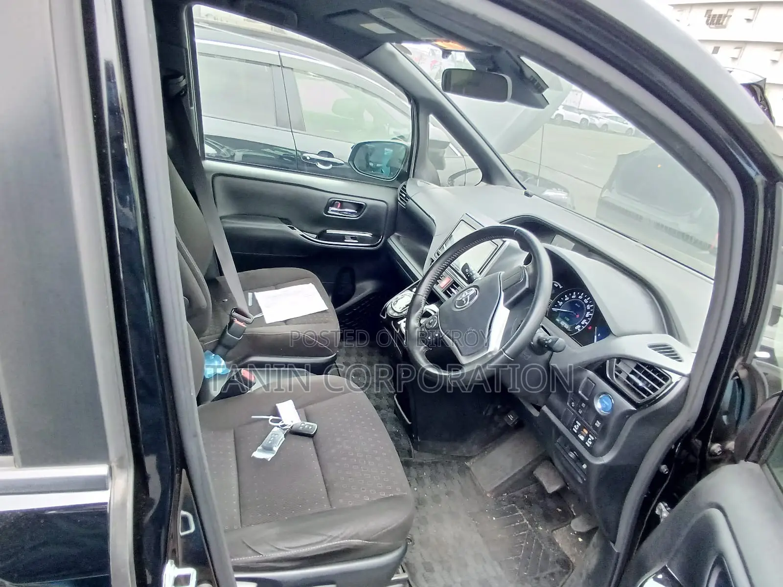 Toyota Noah Hybrid G 2021