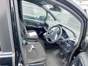 Toyota Noah Hybrid G 2021