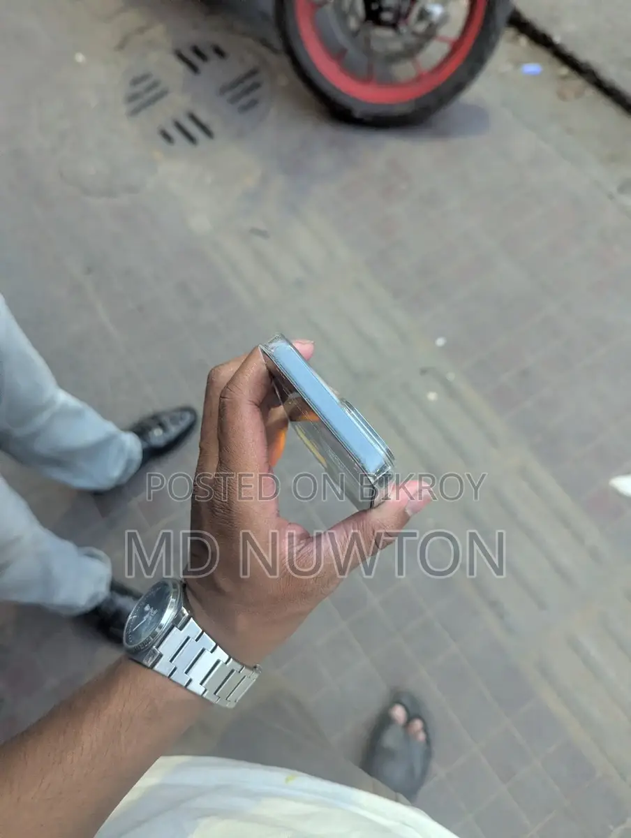 Apple iPhone 14 . (Used)